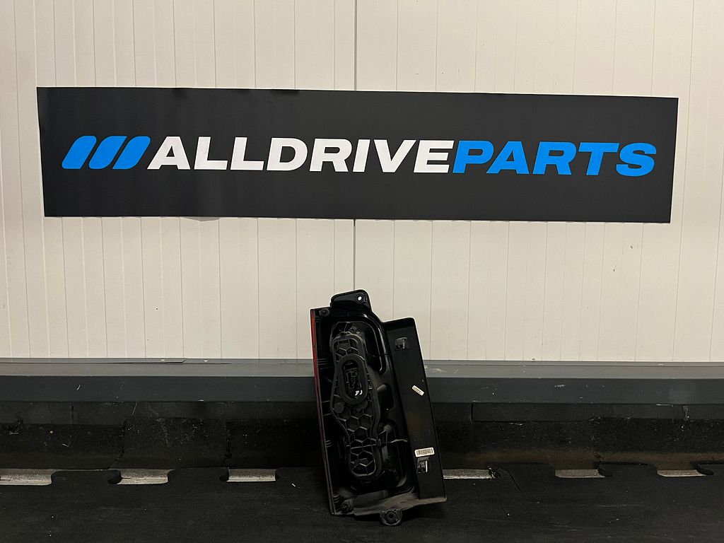 Opel Vivaro / Peugeot Expert Achterlicht rechts 9808243080