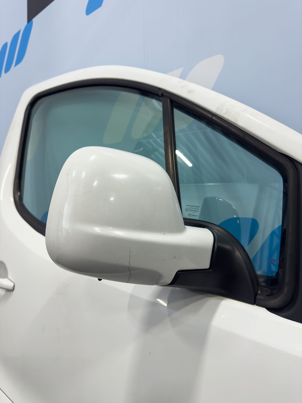 Peugeot Partner  Voorportier rechts wit 9004Z6