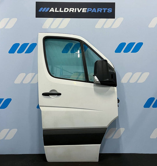 Voorportier rechts voor Mercedes Sprinter W906 A9067200105