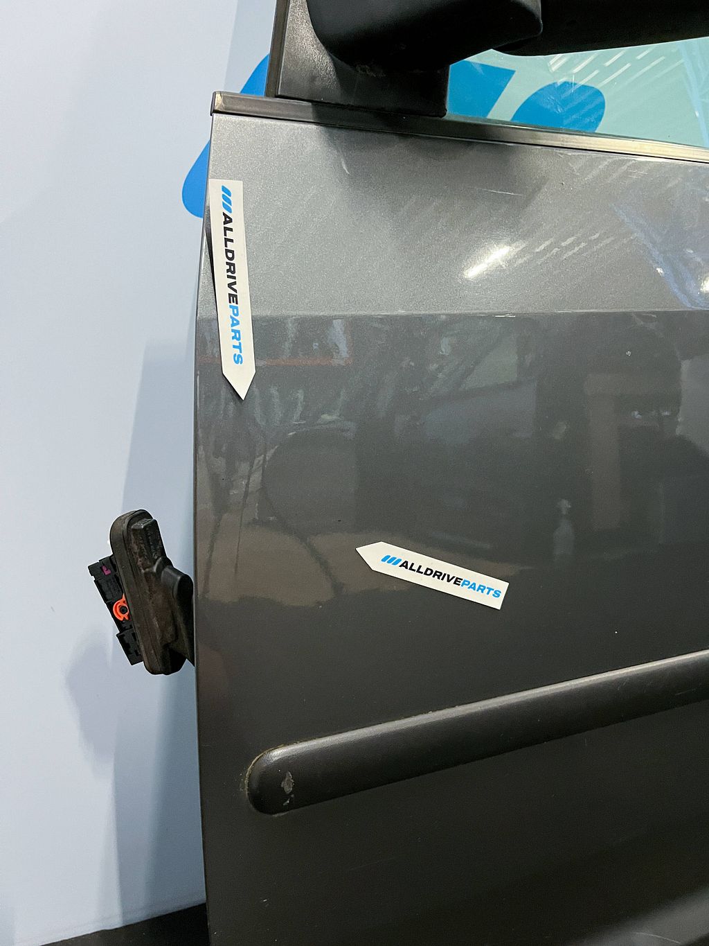 Voorportier links voor Volkwagen Caddy grijs LH7W 2K0831055B