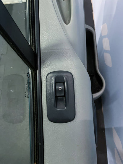 Opel Vivaro Renault Trafic Voorportier rechts groen 93194148