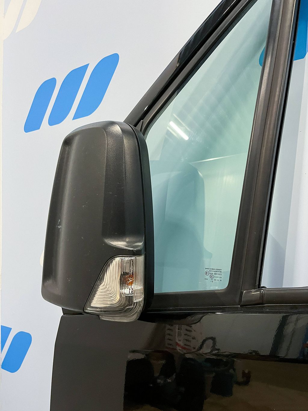 Mercedes Sprinter W906 Voorportier links zwart A9067200005