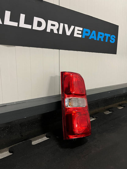 Opel Vivaro / Peugeot Expert Achterlicht links 9829503580