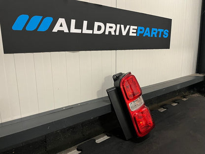 Opel Vivaro / Peugeot Expert Achterlicht rechts 9808243080