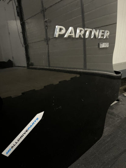 Peugeot Partner achterdeur rechts zwart met ruit 8703E4