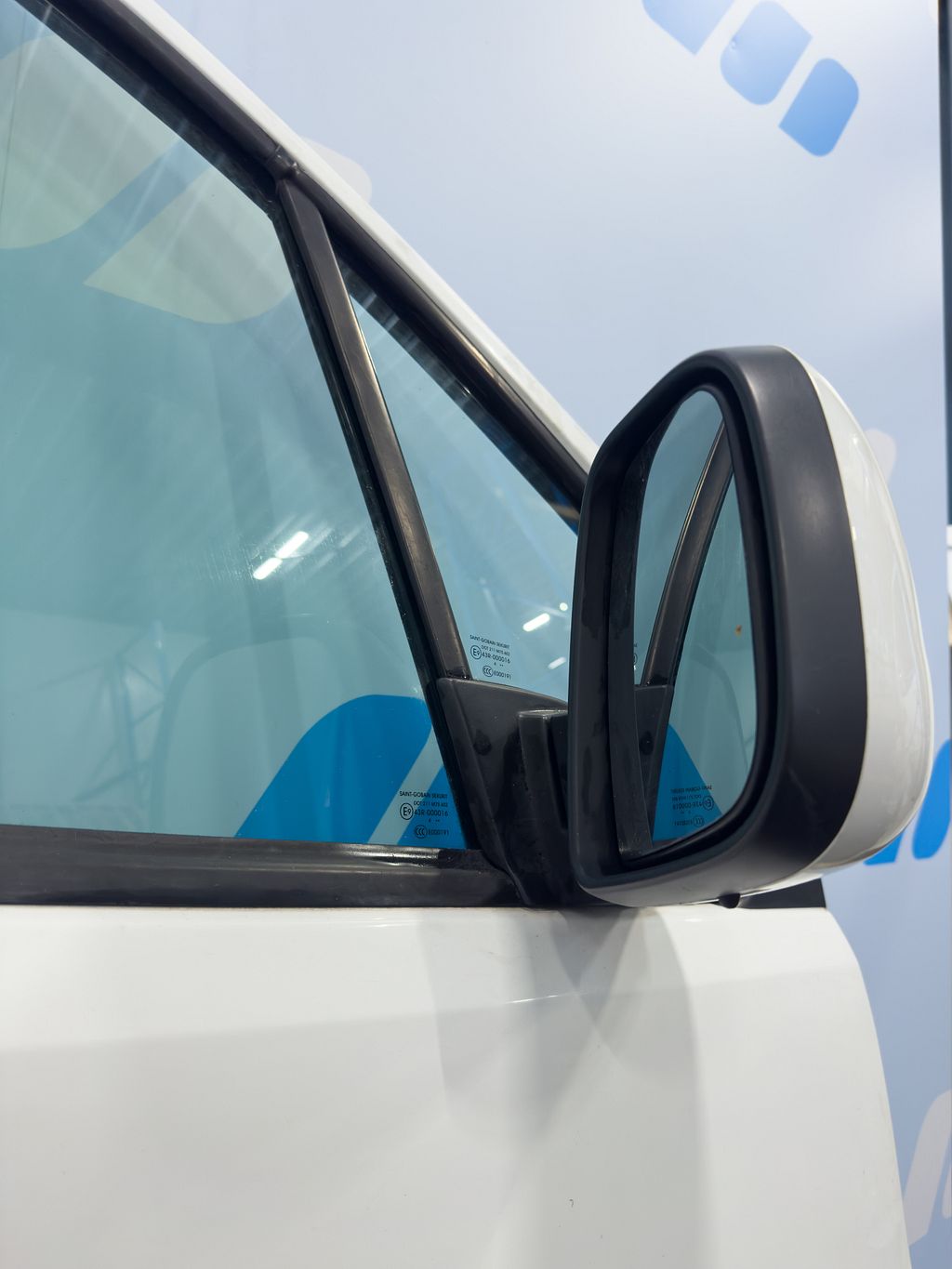 Peugeot Partner  Voorportier rechts wit 9004Z6